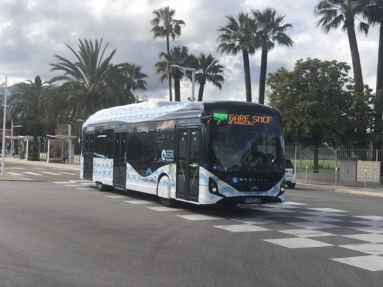Palm Bus 451 arret coubertin