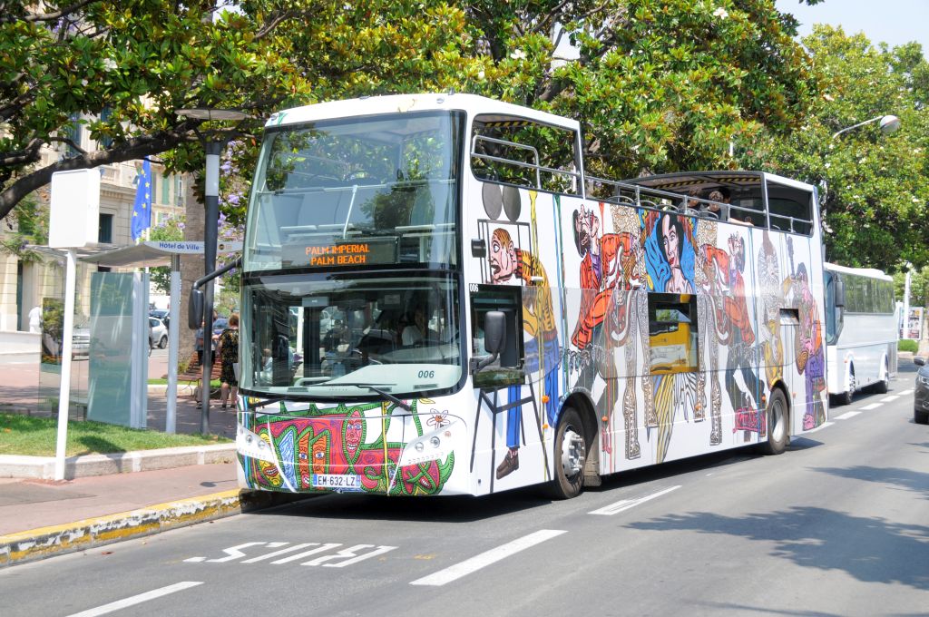 Palm Bus 006 Cannes