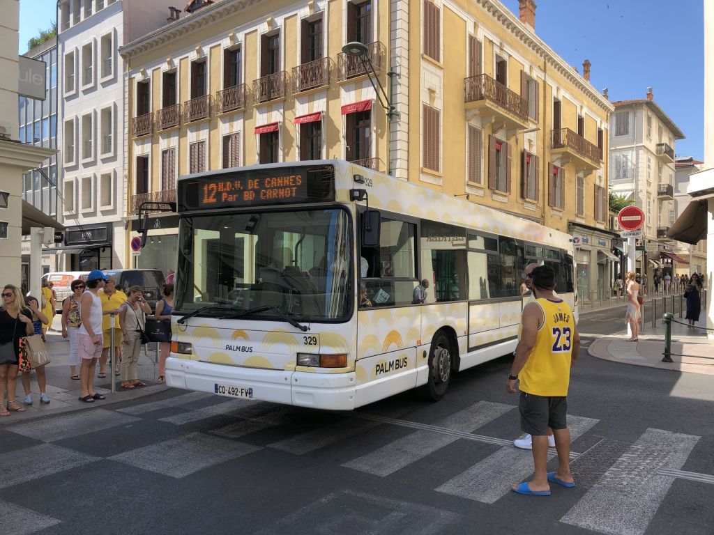Palm Bus 329 Cannes