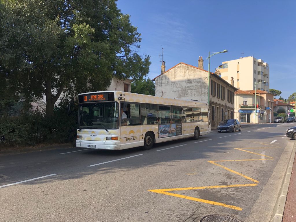 Palm Bus 330