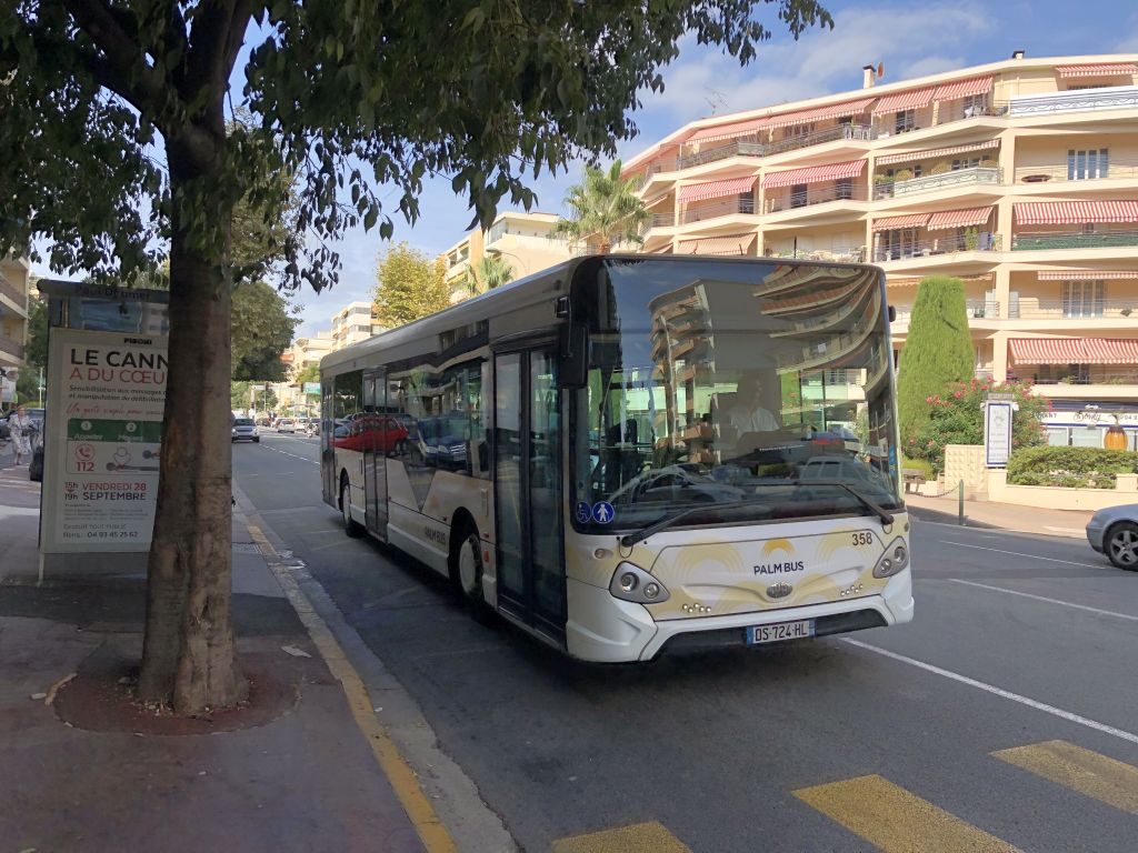 Palm Bus 358 Cannes