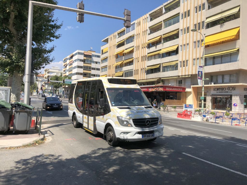 Palm Bus 557 Cannes