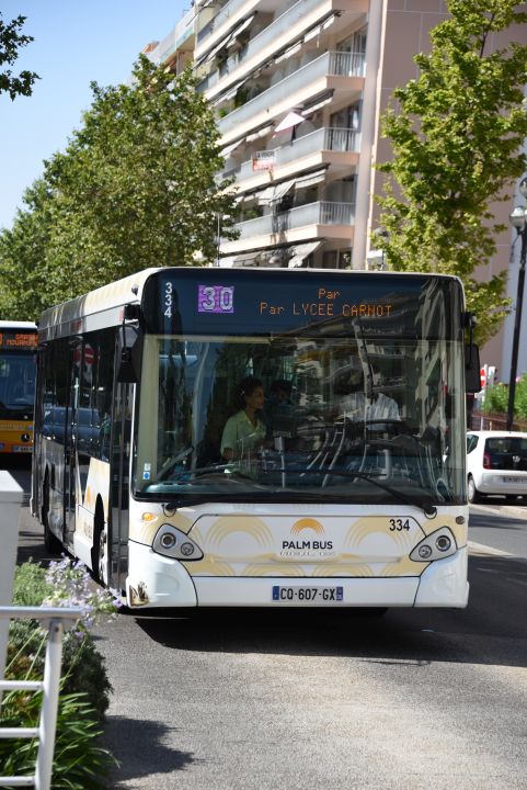 Plam Bus 334, Ligne 30, arrêt Paul doumer le 7 juillet 2017