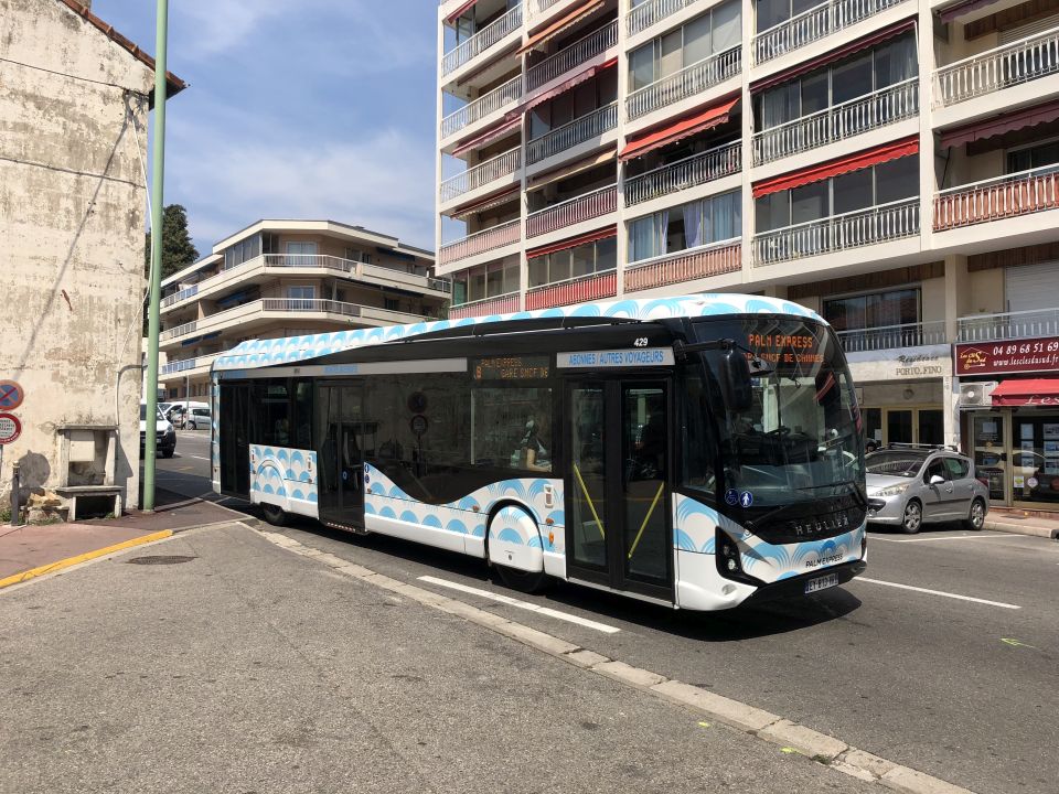 Palm Bus 429 Ligne B, arrêt Sévigné le 18 juillet 2018
